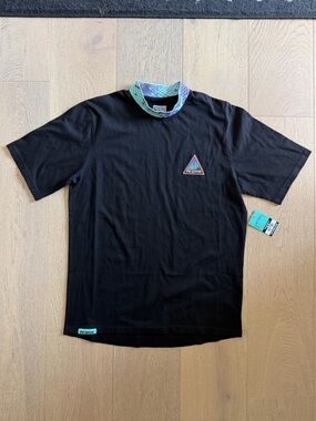 Pit Viper Naples Hi Collar Tee Black Retro Graphic T-Shirt Neon Argyle Collar